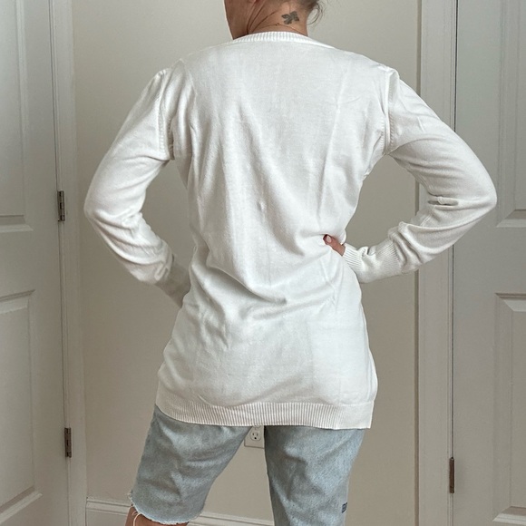 Long Sleeve V-neck Cardigan - Picture 6 of 9